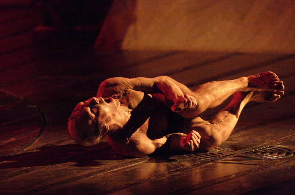 NTL 2018 - FRANKENSTEIN - 04 The Creature (Bendedict Cumberbatch). Photo by Catherine Ashmore