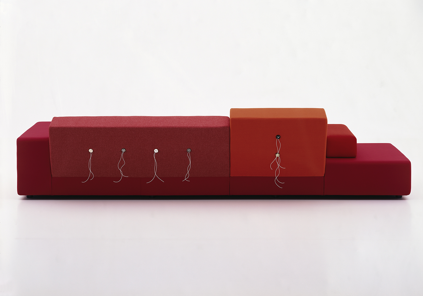 polder sofa XXL red back ©vitra