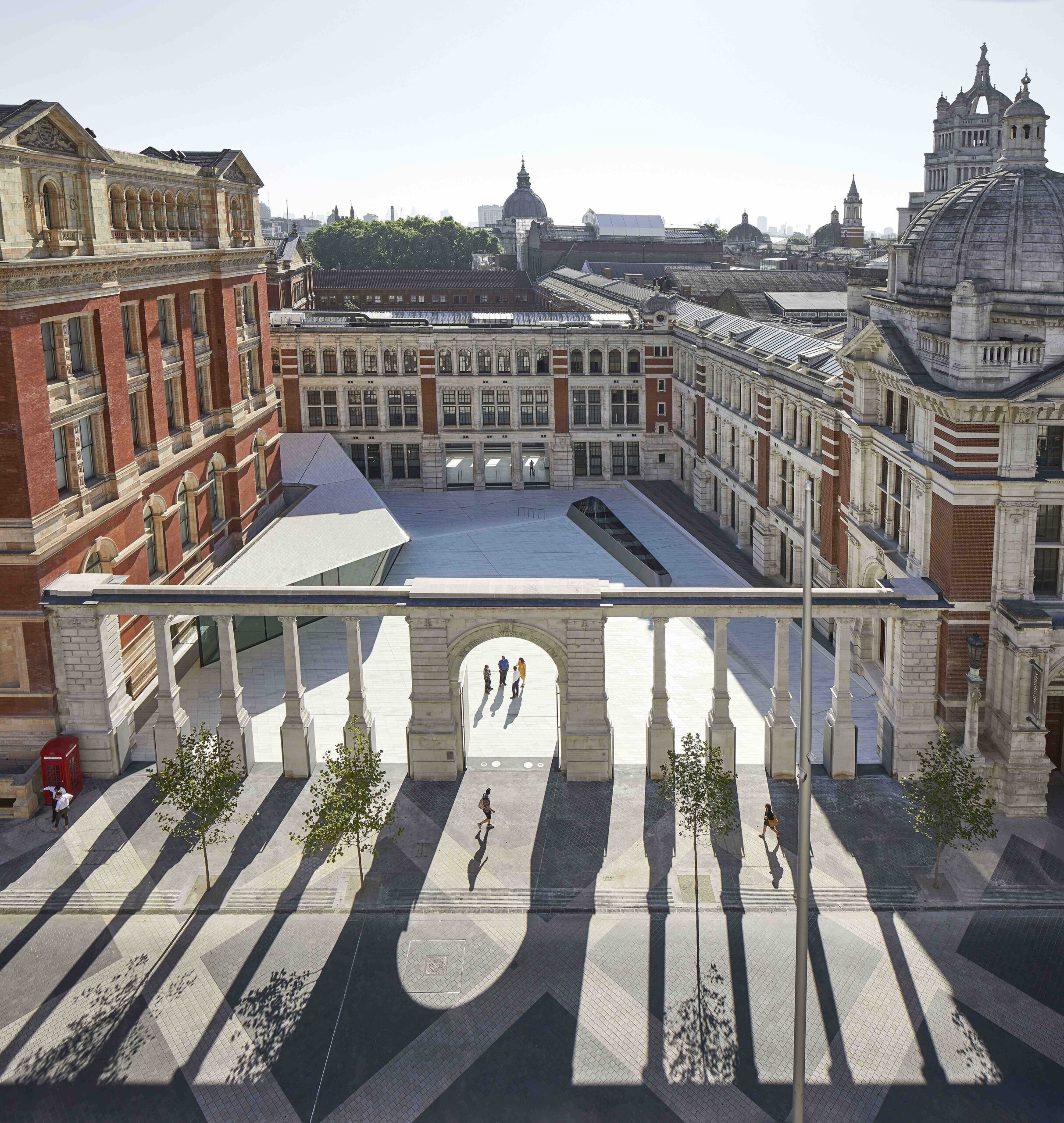 AL_A_VictoriaAlbert_Museum_-HuftonCrow_015 Vista del Victoria and Albert Museum, uno de los museos de diseño más importantes del mundo.