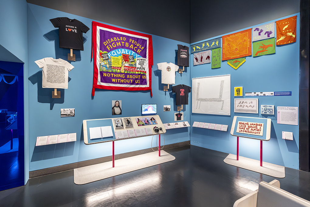 Galería de la exposición Design and Disability sobre diseño y discapacidad en el museo V&A.