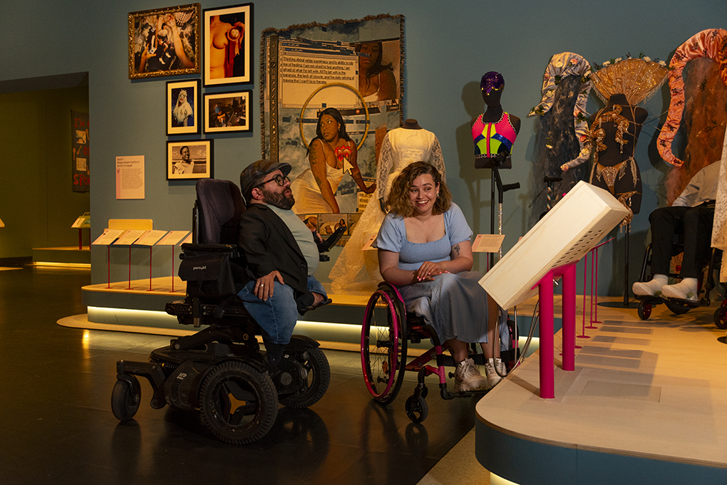 Galería de la exposición Design and Disability sobre diseño y discapacidad en el museo V&A.